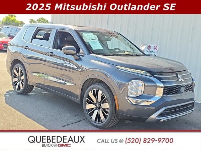 2025 Mitsubishi Outlander SE — photo 1 of 32