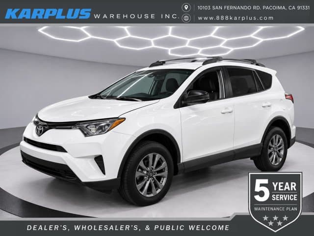 2017 Toyota RAV4 LE — photo 1 of 4