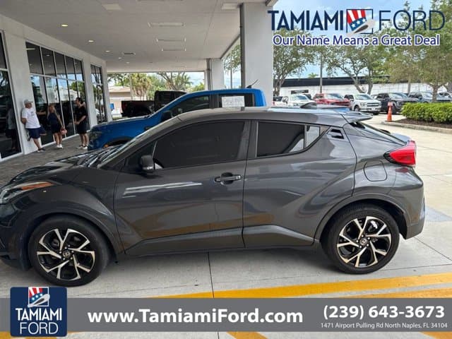 2021 Toyota C-HR XLE — photo 1 of 2