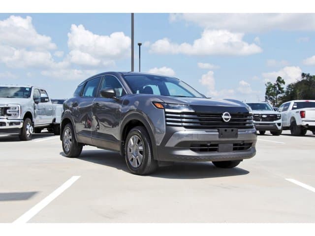 2025 Nissan Kicks S — photo 1 of 31