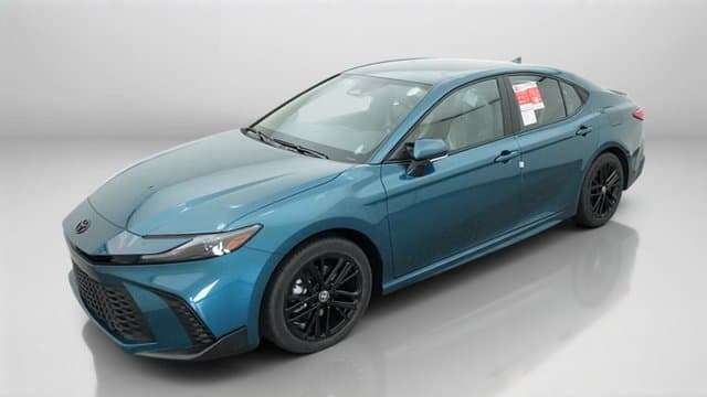 2026 Toyota Camry SE — photo 1 of 32