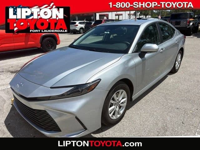 2025 Toyota Camry LE — photo 1 of 4