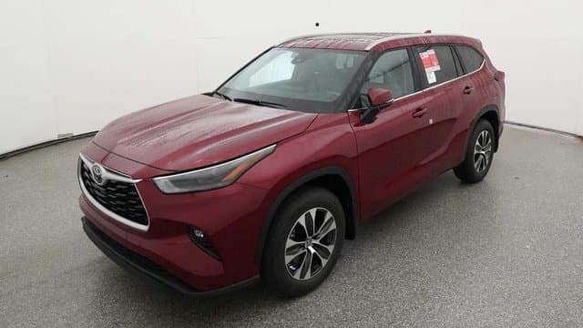 2026 Toyota Highlander XLE — photo 1 of 52