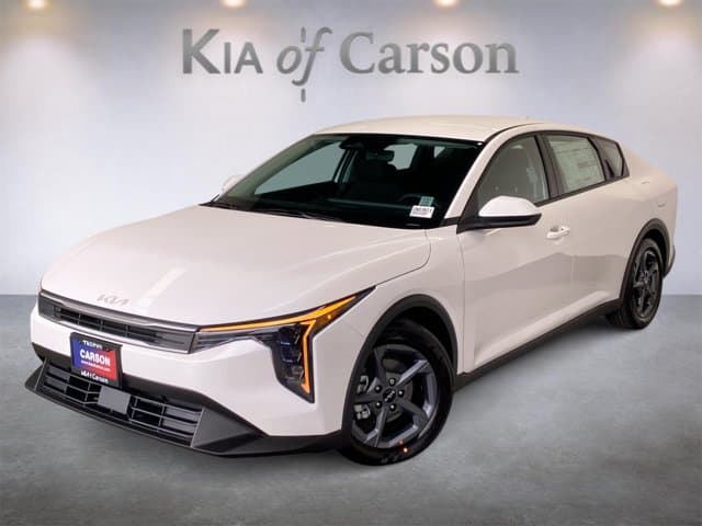 2026 Kia K4 LXS — photo 1 of 33