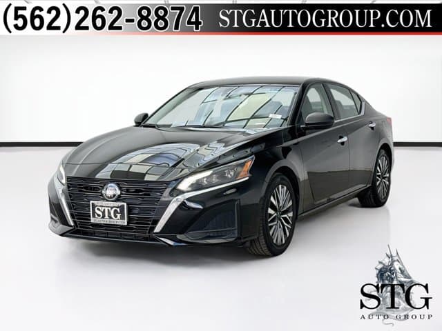 2024 Nissan Altima 2.5 SV — photo 1 of 20