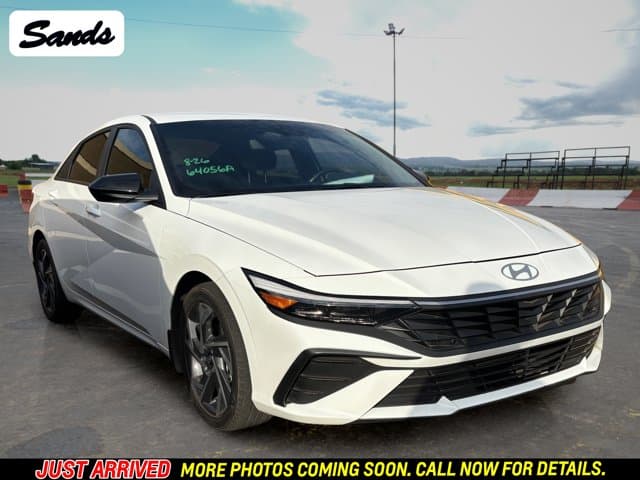 2025 Hyundai Elantra SEL Sport — photo 1 of 11