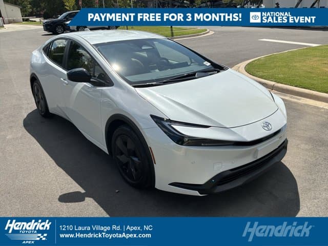 2024 Toyota Prius LE — photo 1 of 34