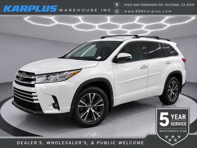 2018 Toyota Highlander LE Plus — photo 1 of 3