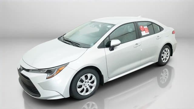 2027 Toyota Corolla LE — photo 1 of 16