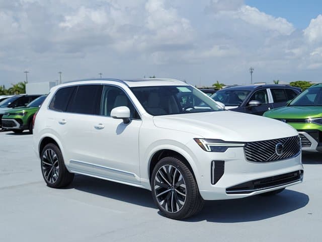 2027 Volvo XC90 Ultra — photo 1 of 31