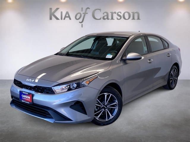 2024 Kia Forte LXS — photo 1 of 33