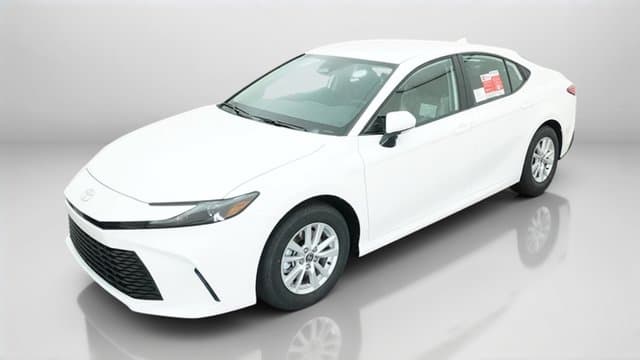 2026 Toyota Camry LE — photo 1 of 16