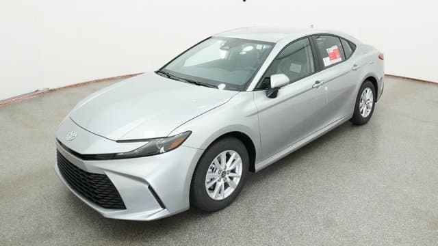 2026 Toyota Camry LE — photo 1 of 32