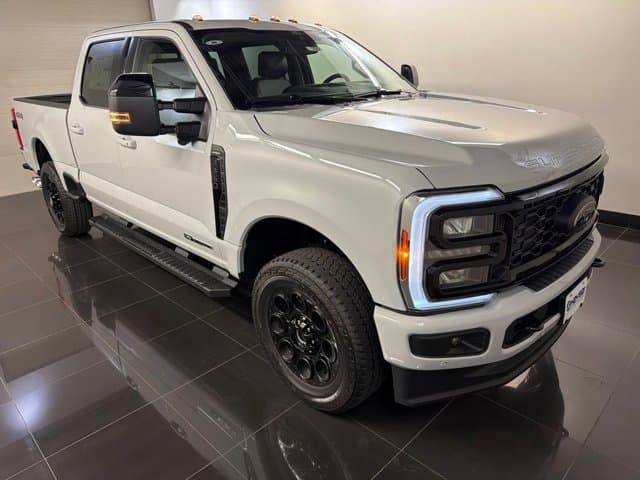2026 Ford Super Duty F-350 SRW LARIAT — photo 1 of 48