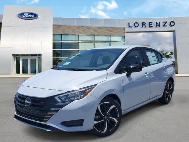 2025 Nissan Versa SR — photo 1 of 26