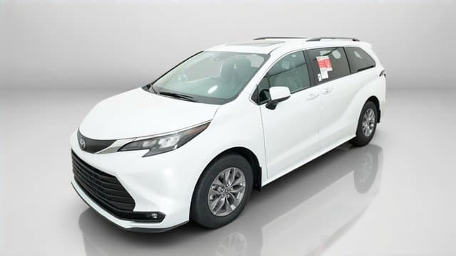 2026 Toyota Sienna XLE — photo 1 of 16