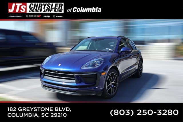 2022 Porsche Macan Base — photo 1 of 2