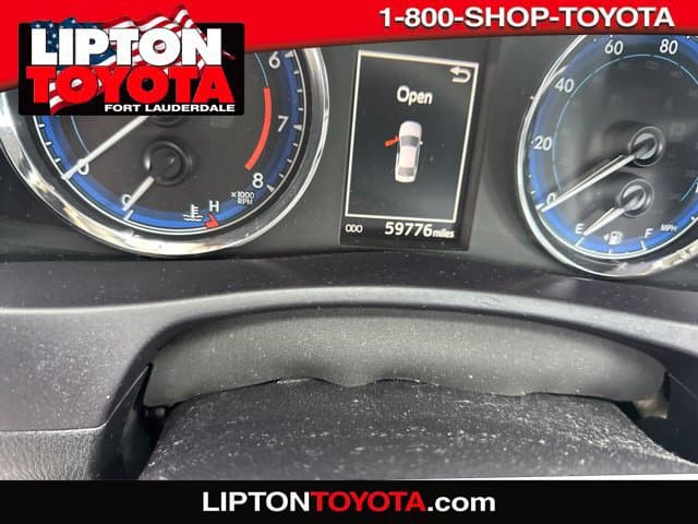 2017 Toyota Corolla SE — photo 1 of 14