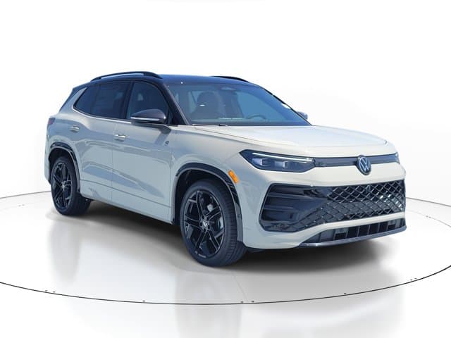 2026 Volkswagen Tiguan SE R-Line Black — photo 1 of 31
