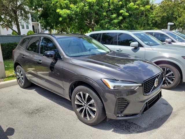 2024 Volvo XC60 B5 Core — photo 1 of 4