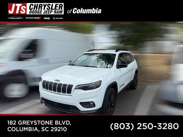 2023 Jeep Cherokee Altitude Lux — photo 1 of 4