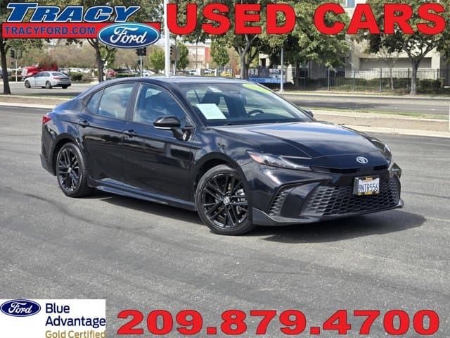 2025 Toyota Camry Base — photo 1 of 27
