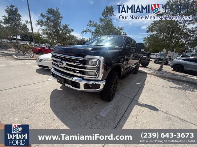 2025 Ford Super Duty F-350 SRW LARIAT — photo 1 of 3