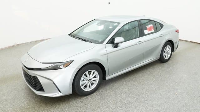 2026 Toyota Camry LE — photo 1 of 32