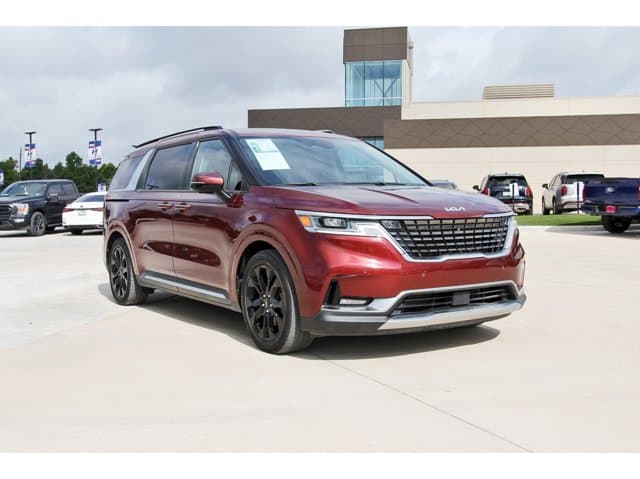 2022 Kia Carnival SX — photo 1 of 28