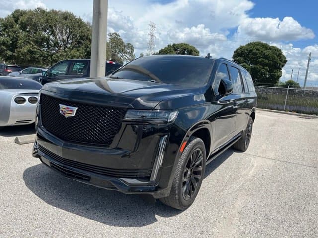 2021 Cadillac Escalade ESV Sport — photo 1 of 7