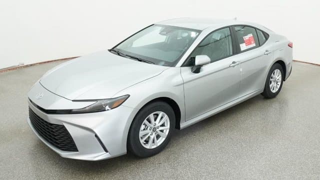 2026 Toyota Camry LE — photo 1 of 32