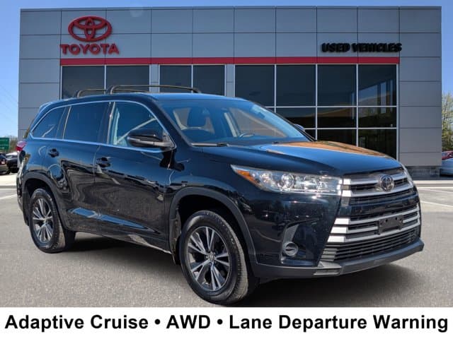 2018 Toyota Highlander LE — photo 1 of 30