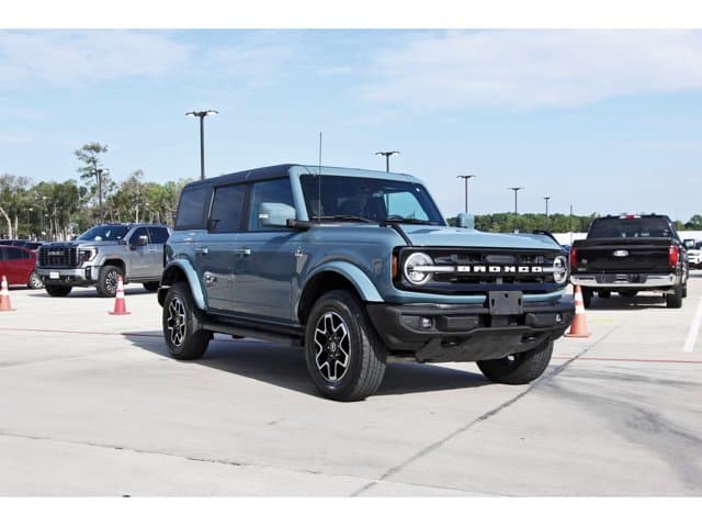 2022 Ford Bronco Base — photo 1 of 38