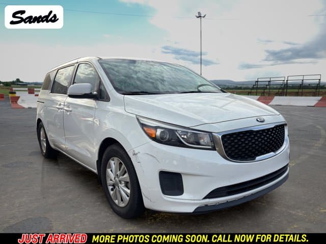2016 Kia Sedona LX — photo 1 of 11