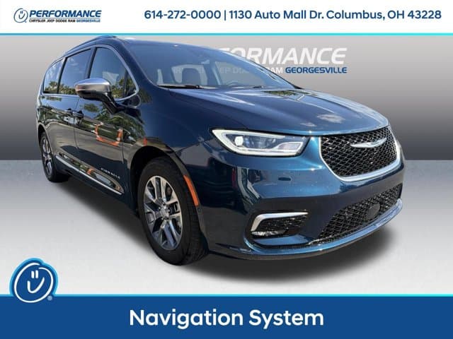 2025 Chrysler Pacifica Hybrid Pinnacle — photo 1 of 29