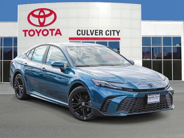 2026 Toyota Camry SE — photo 1 of 26
