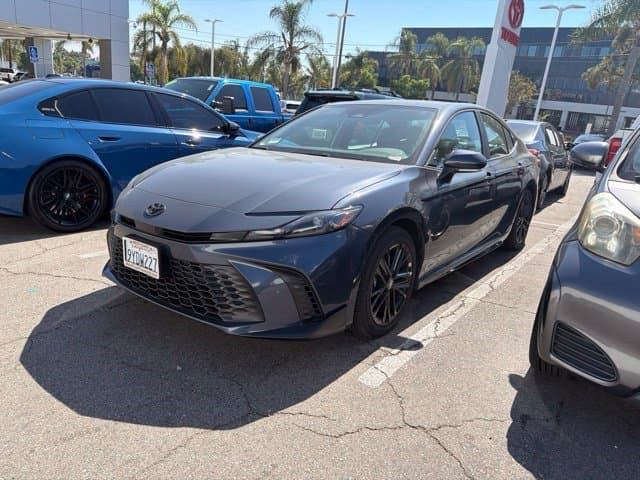 2026 Toyota Camry SE — photo 1 of 17