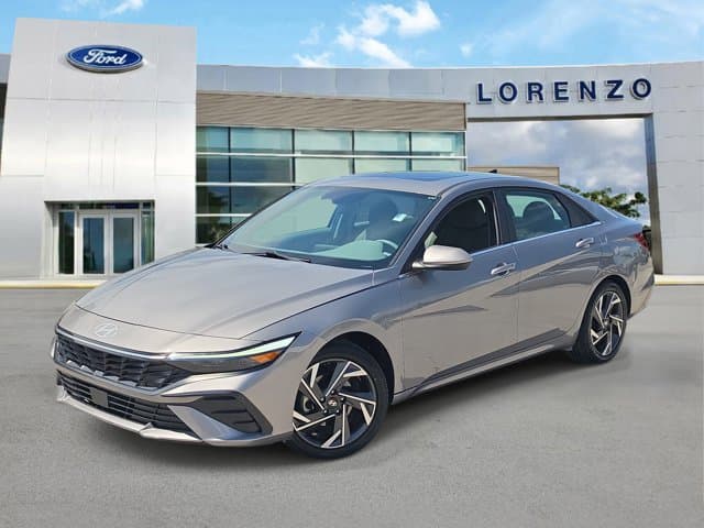 2024 Hyundai Elantra SEL — photo 1 of 24