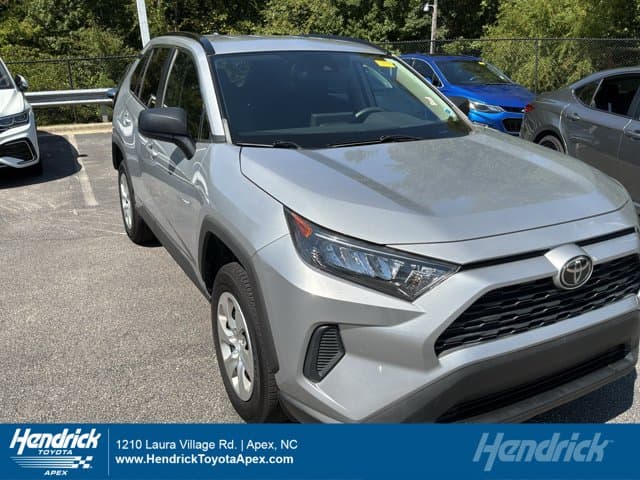 2019 Toyota RAV4 LE — photo 1 of 10