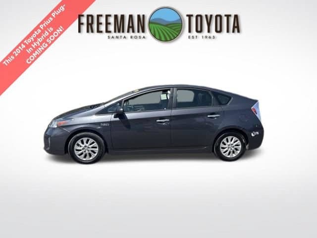 2014 Toyota Prius Plug-In Base — photo 1 of 8