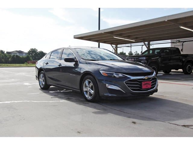 2019 Chevrolet Malibu LS — photo 1 of 29