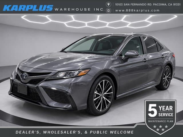 2022 Toyota Camry SE — photo 1 of 30