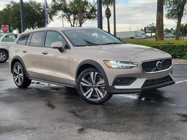 2026 Volvo V60 Cross Country Plus — photo 1 of 27