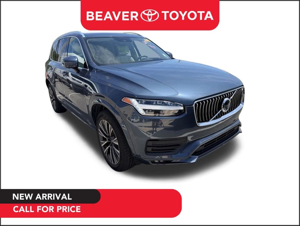 2022 Volvo XC90 T5 Momentum — photo 1 of 6