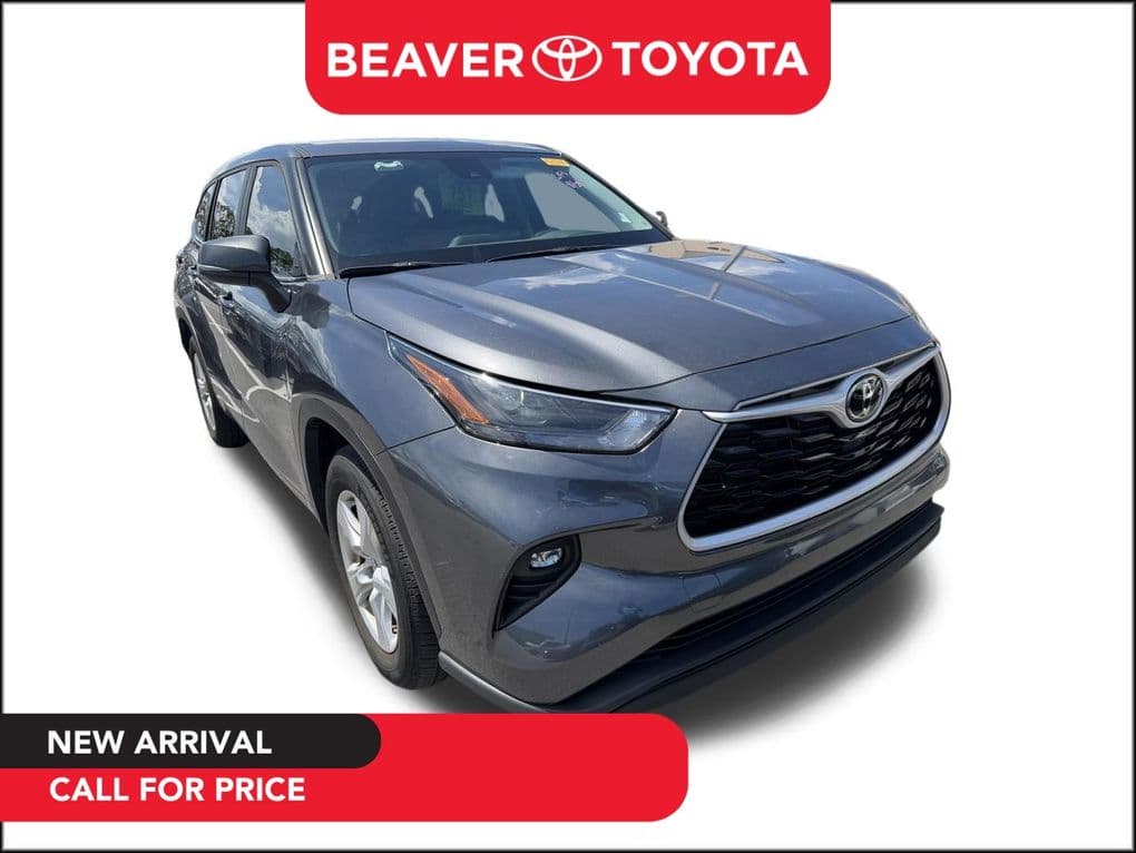 2023 Toyota Highlander LE — photo 1 of 6