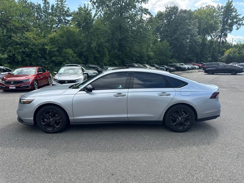 2025 Honda Accord Sedan SE — photo 1 of 27