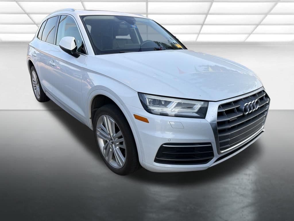 2020 Audi Q5 Premium Plus — photo 1 of 11