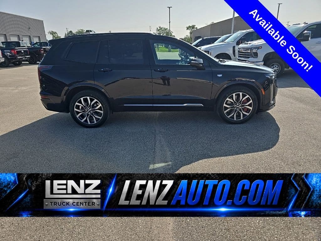 2022 Cadillac XT6 Sport — photo 1 of 32