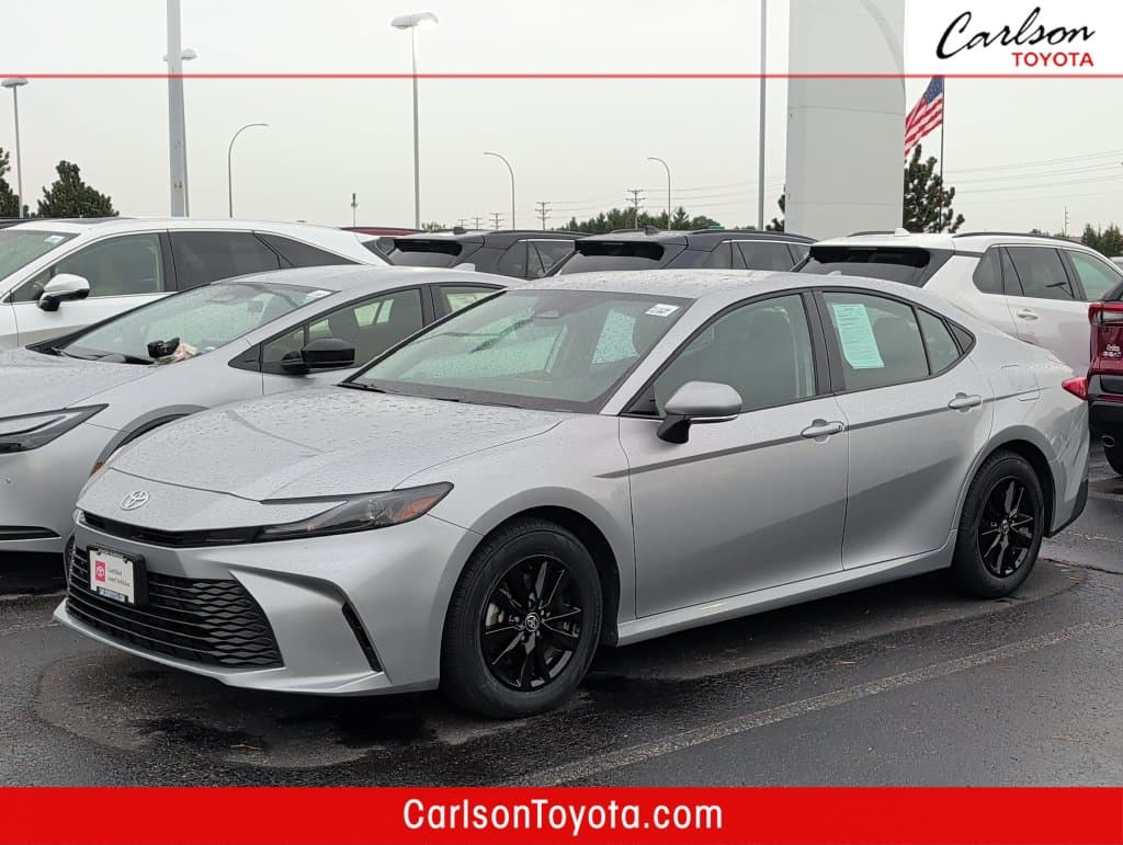 2025 Toyota Camry LE — photo 1 of 8