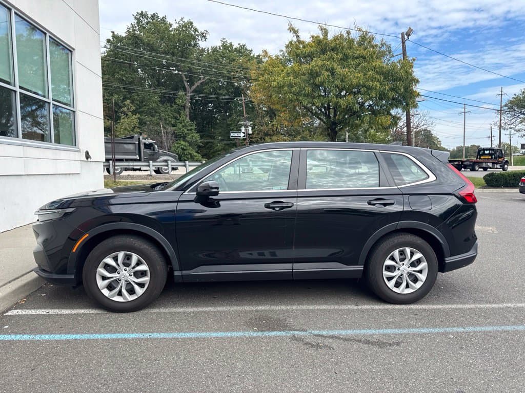 2024 Honda CR-V LX — photo 1 of 27
